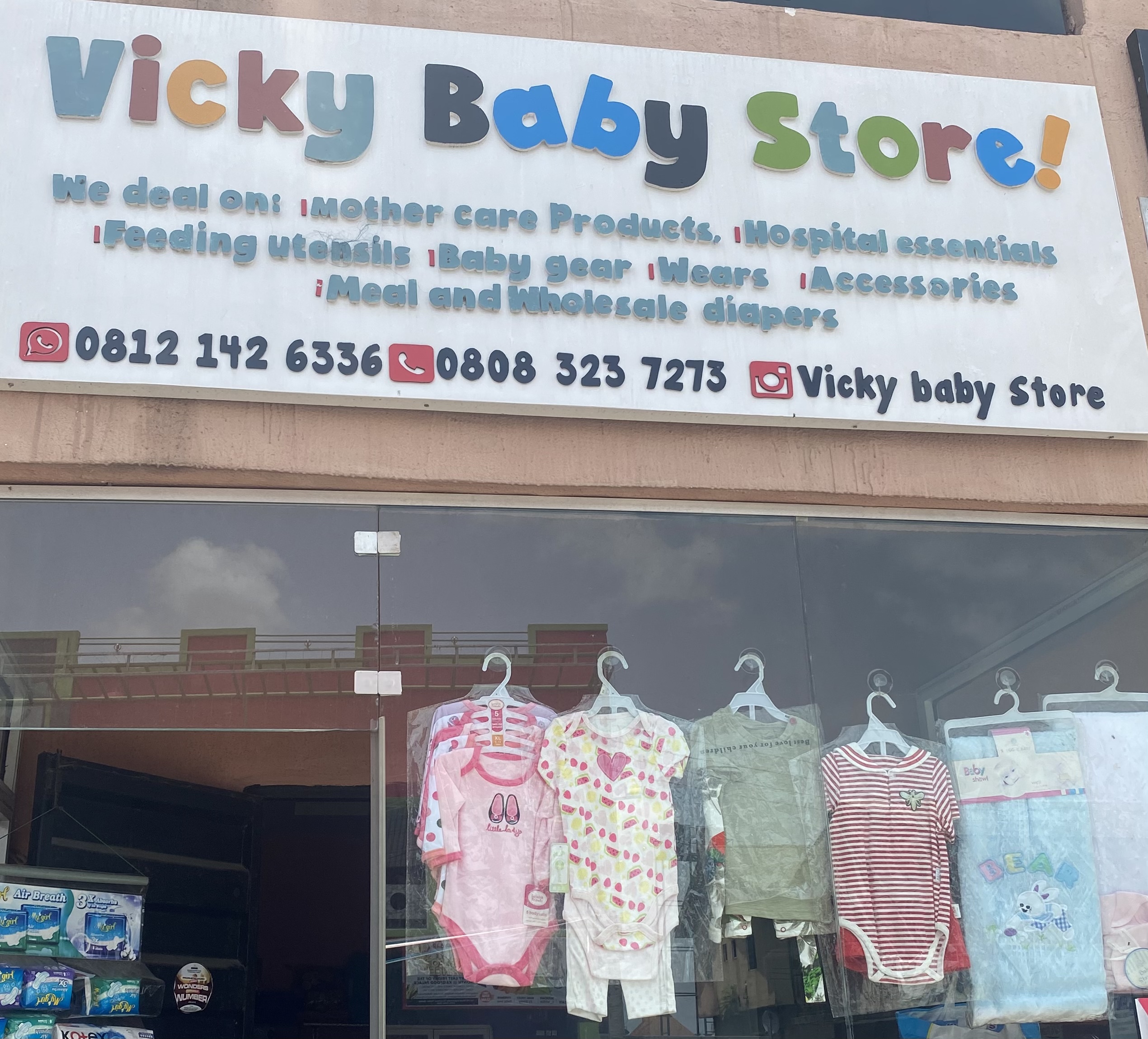 VICKY BABY STORE Banner
